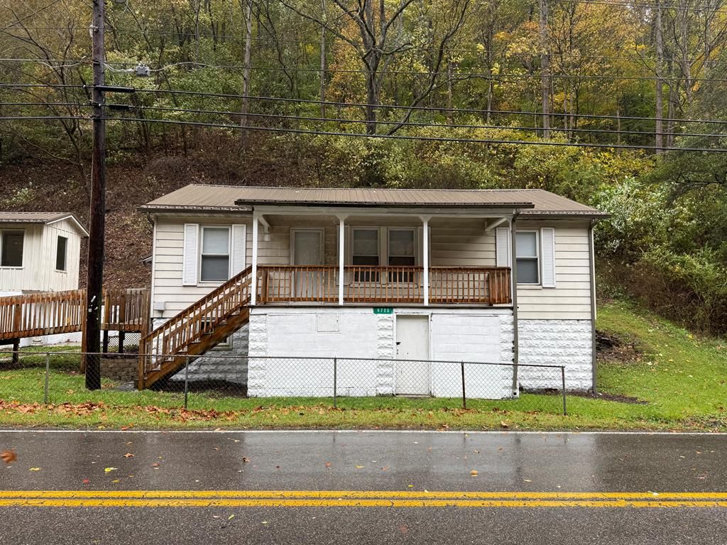 Photo of 9725 Garden Creek Rd, Oakwood, VA 24631 (MLS # 103807)