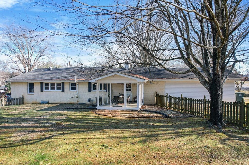 Photo of 159 Edgemont Terrace, Abingdon, VA 24210 (MLS # 104585)