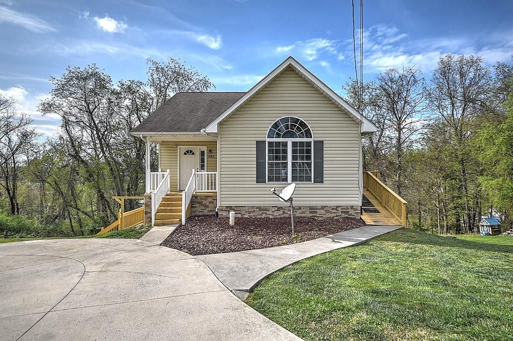 Photo of 245 NW Leonard, Abingdon, VA 24210 (MLS # 109618)