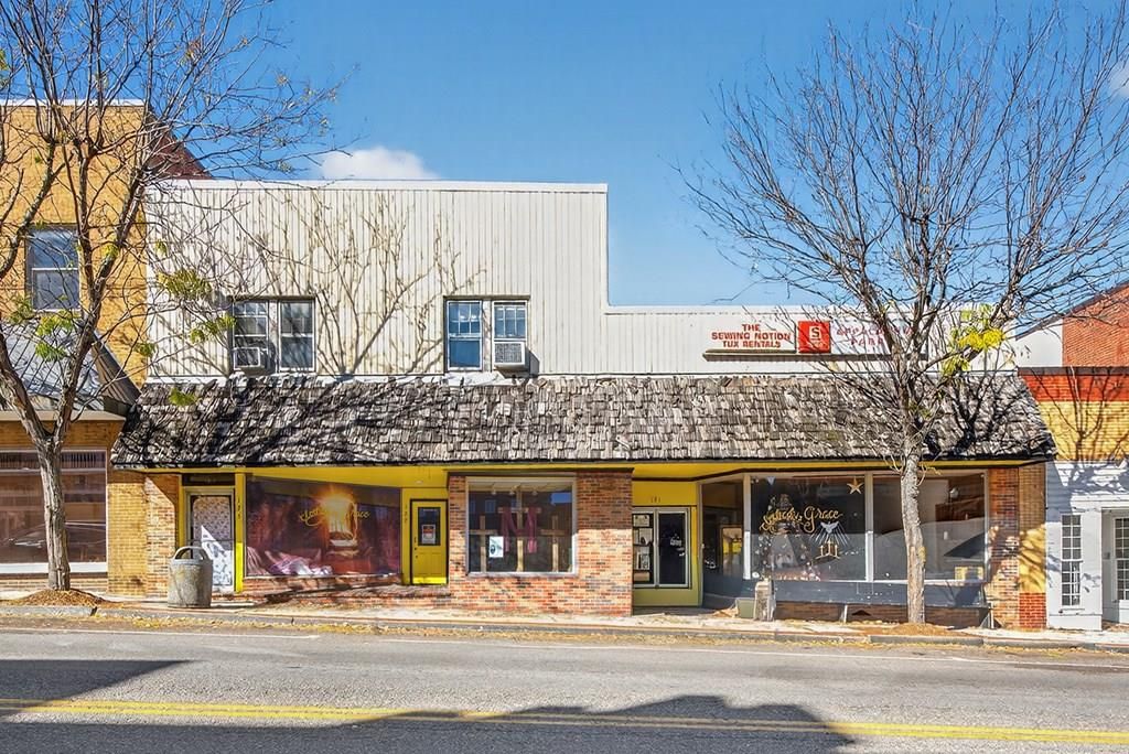 Photo of 131 E Main St, Marion, VA 24354 (MLS # 104082)