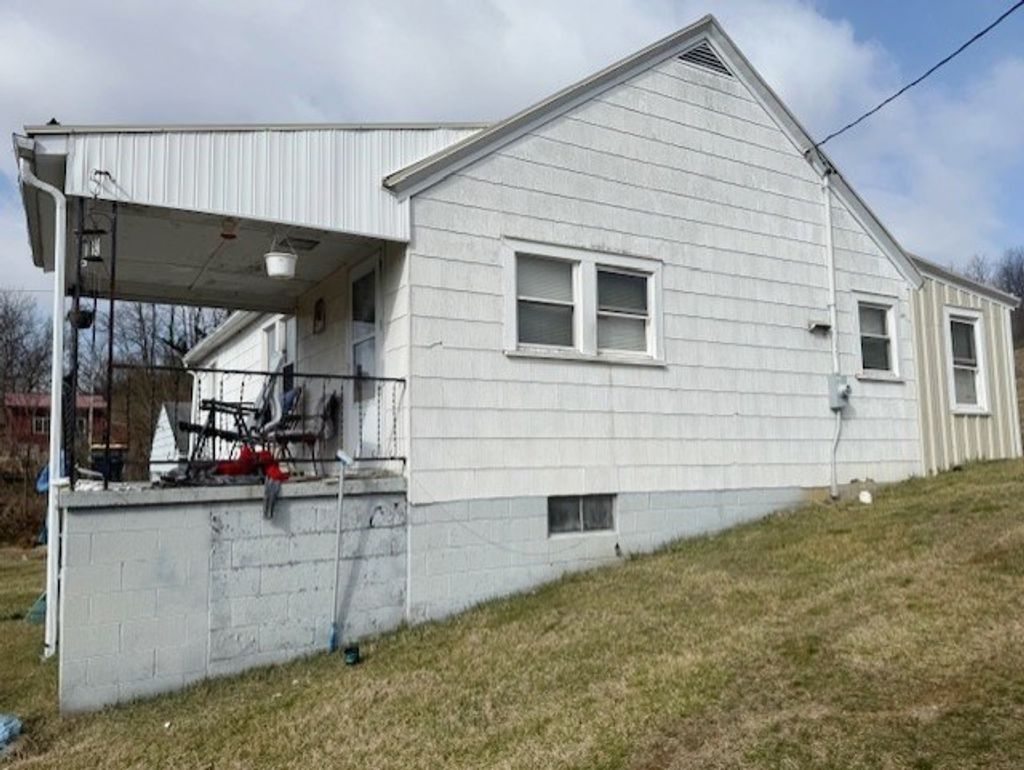 Photo of 2174 E Lee Hwy, Wytheville, VA 24382 (MLS # 105937)