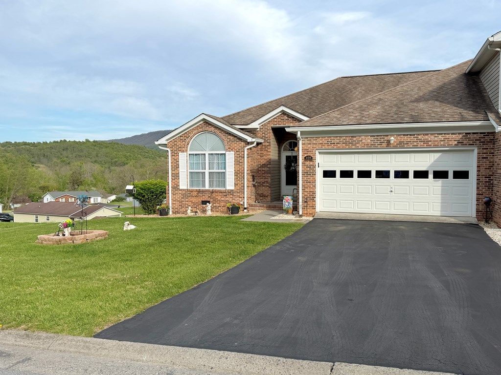 Photo of 195 Forest Hill Dr, Tazewell, VA 24651 (MLS # 109748)