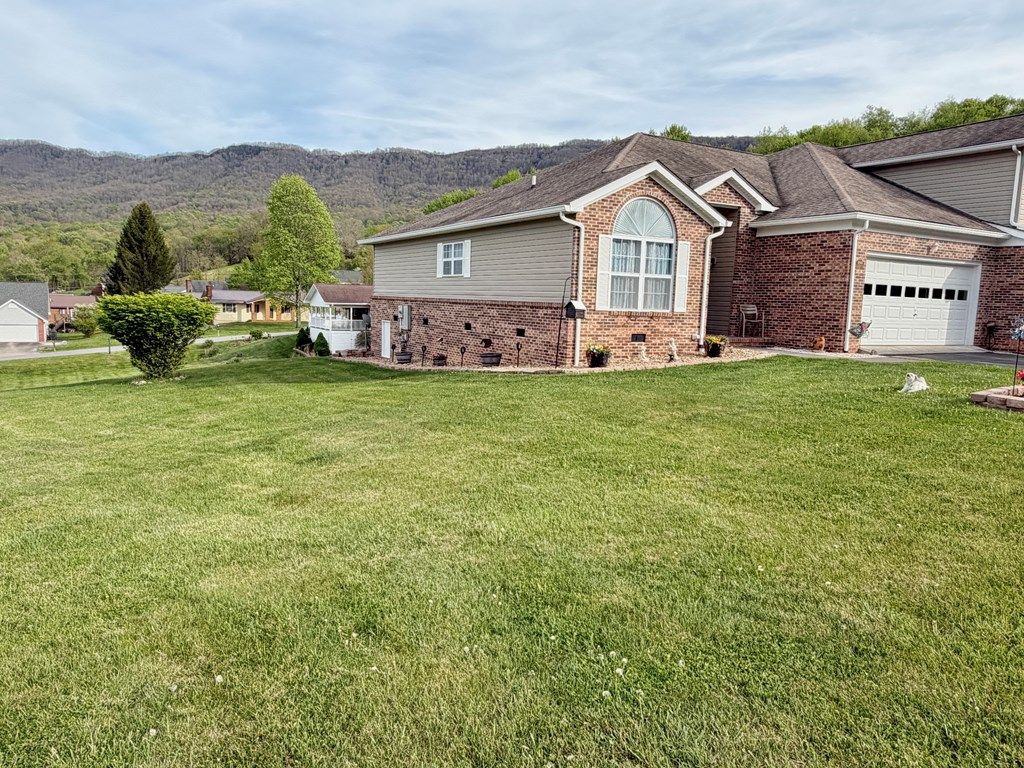 Photo of 195 Forest Hill Dr, Tazewell, VA 24651 (MLS # 109748)