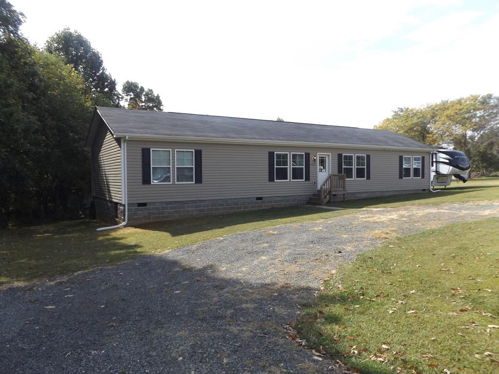 Photo of 2057 Coon Ridge Rd, Hillsville, VA 24343 (MLS # 103512)