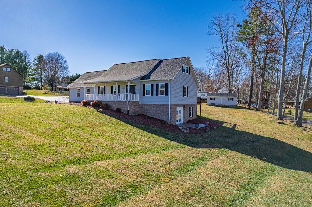 Photo of 179 Commonwealth Drive, Galax, VA 24333 (MLS # 104552)