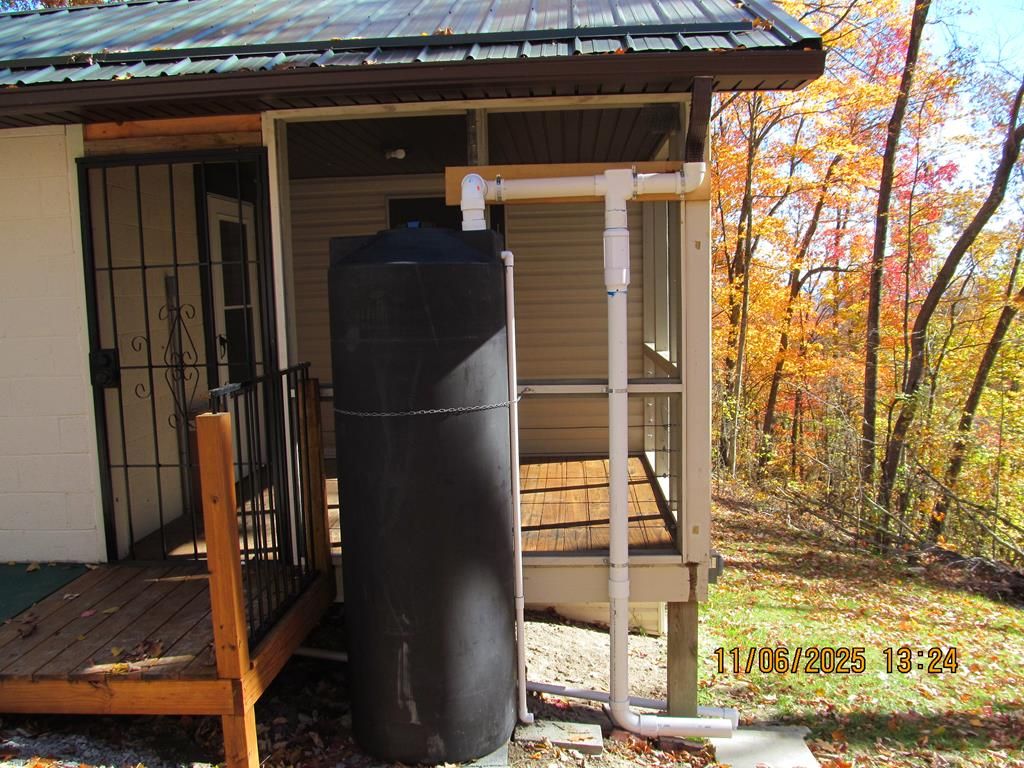 Photo of 282 Siesta Lodge Drive, Coeburn, VA 24230 (MLS # 109527)