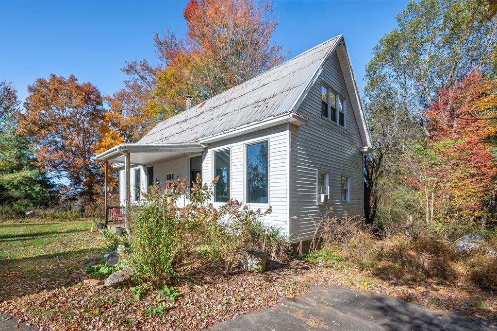 Photo of 3056 Indian Valley Rd NW Rd, Radford, VA 24141 (MLS # 103888)
