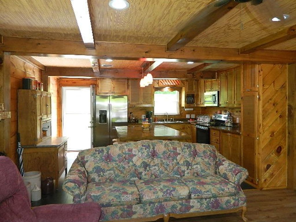 Photo of 609 South Church Street, Marion, VA 24354 (MLS # 104452)