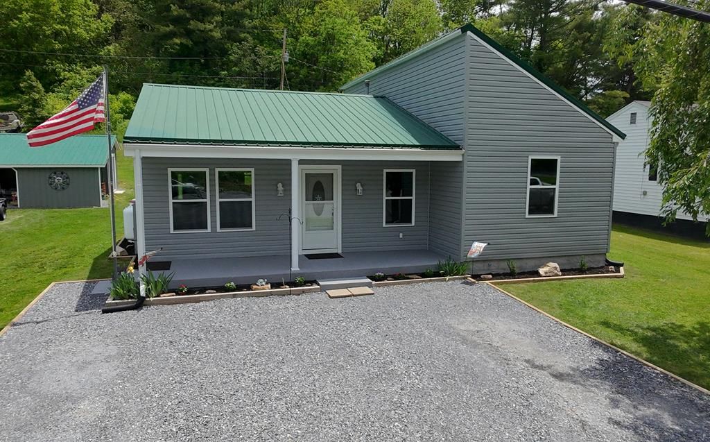 Photo of 609 South Church Street, Marion, VA 24354 (MLS # 104452)