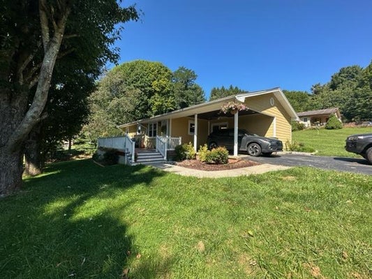 368 WESTVIEW DR, SPARTA, NC 28675 - Image 8aade9d7d65c3de034a62a463d8ce795/3873117703