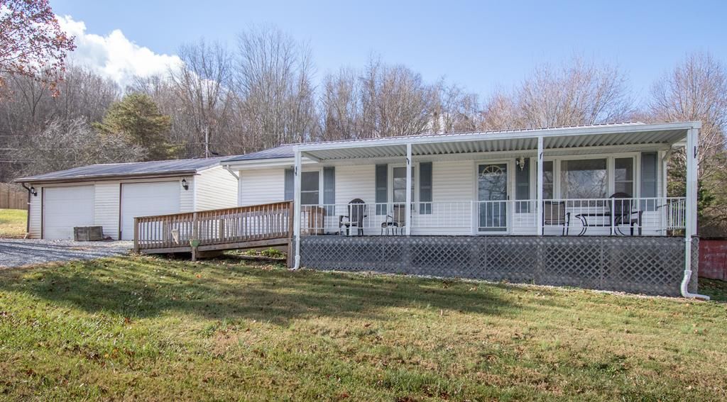 Photo of 152 Shaw Street, Lebanon, VA 24266 (MLS # 104206)