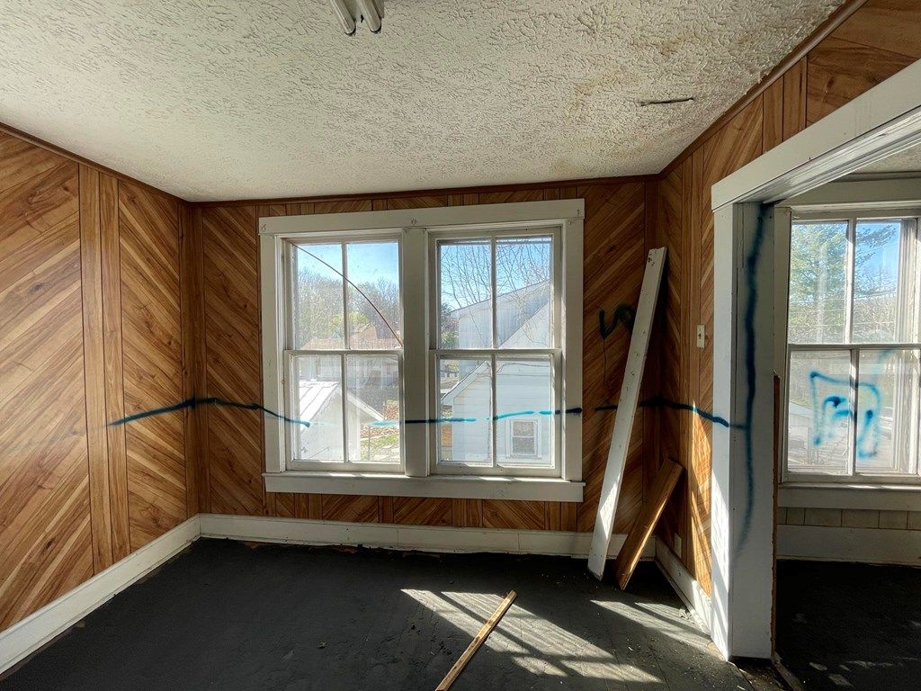 Photo of 420 Buchanan St, Marion, VA 24354 (MLS # 104726)