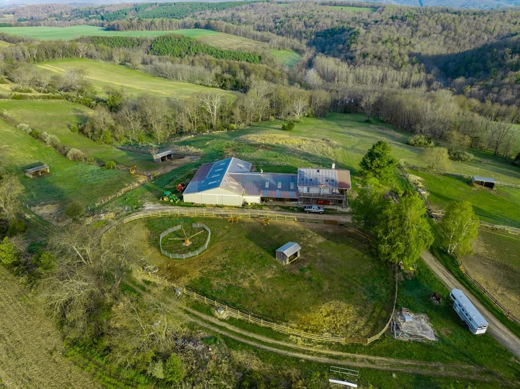 Photo of 2616 Pope, Ivanhoe, VA 24350 (MLS # 109769)