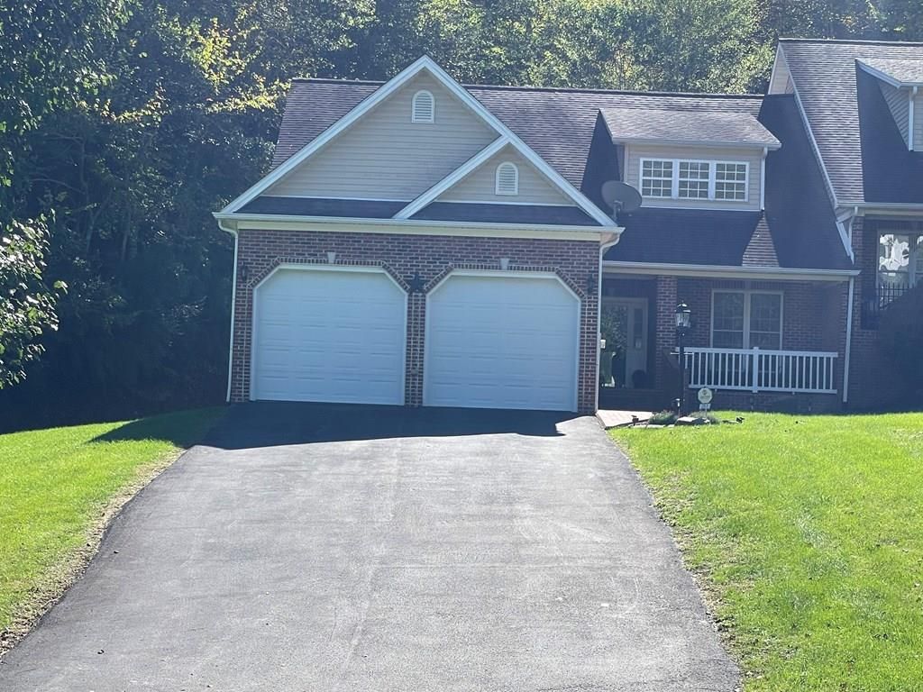 Photo of 251 Cresswood Dr, Richlands, VA 24641 (MLS # 105745)