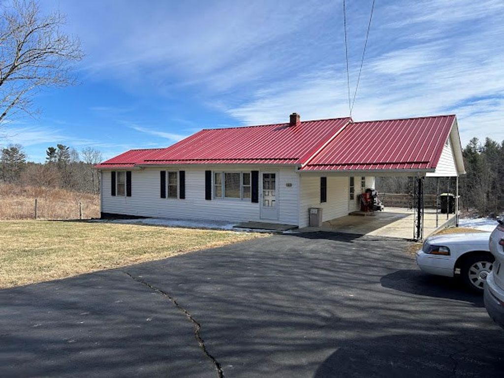 Photo of 404 Oak Grove Rd, Austinville, VA 24312 (MLS # 105848)