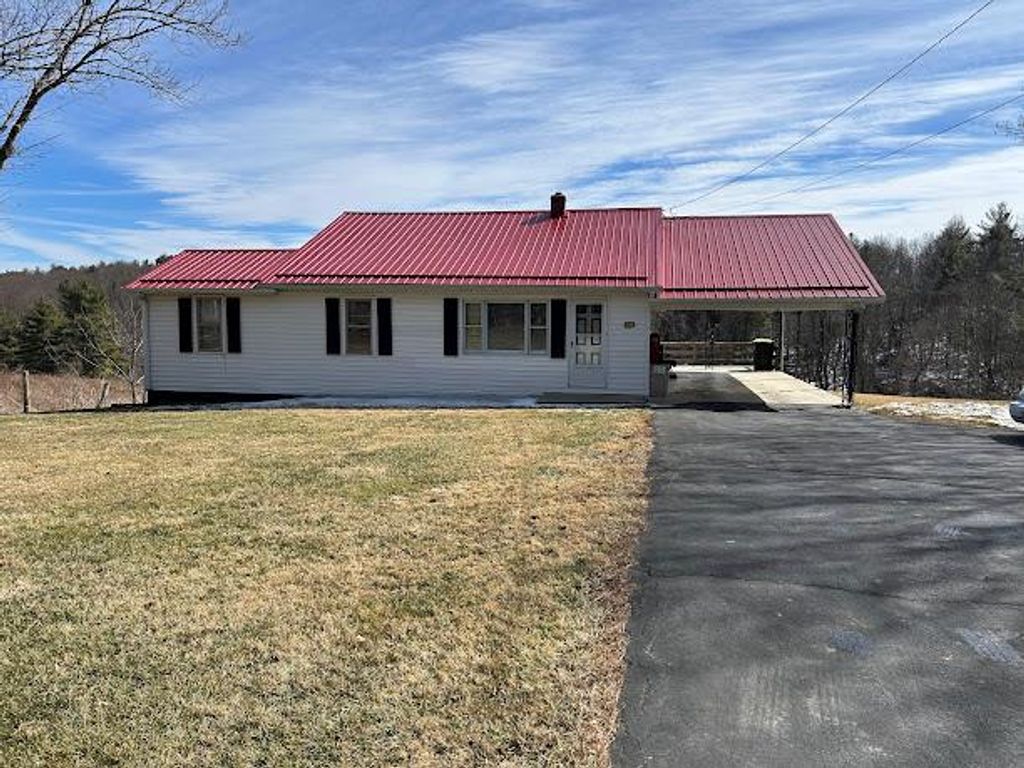 Photo of 404 Oak Grove Rd, Austinville, VA 24312 (MLS # 105848)