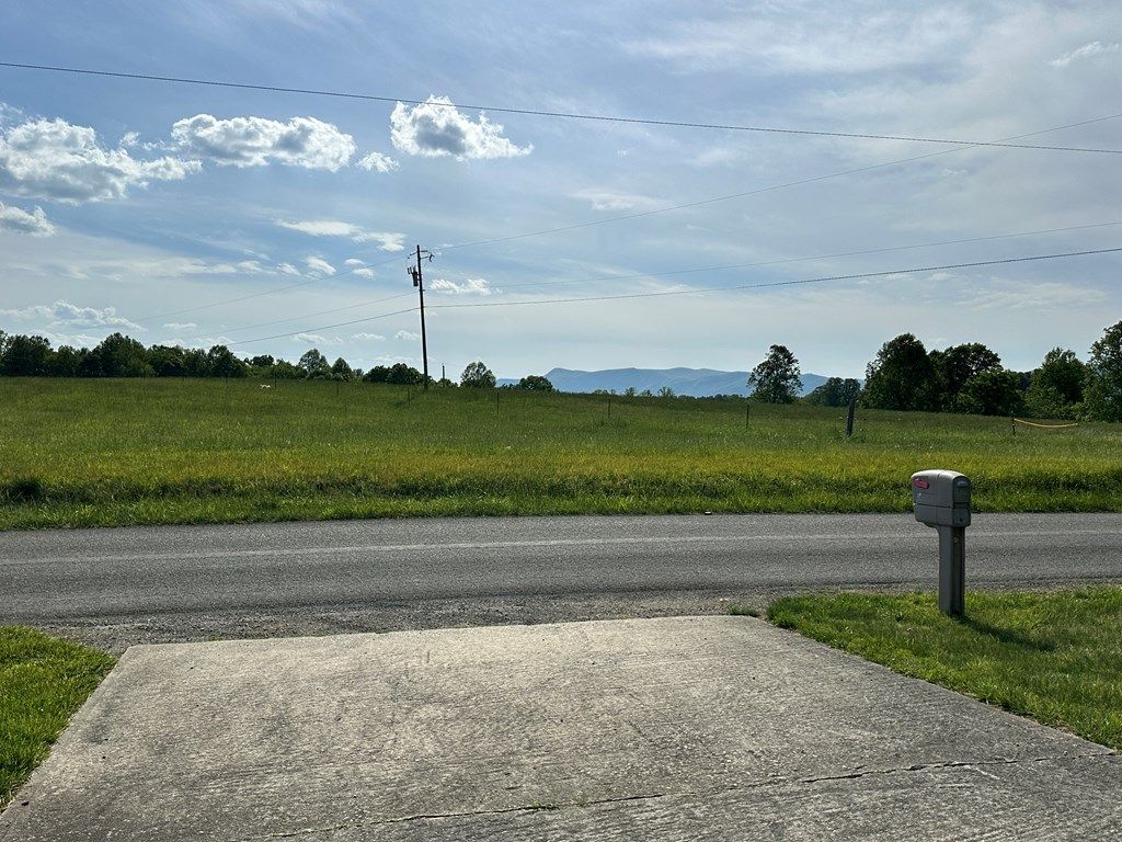 Photo of 87 Oak Ridge Rd, Cana, VA 24317 (MLS # 109991)