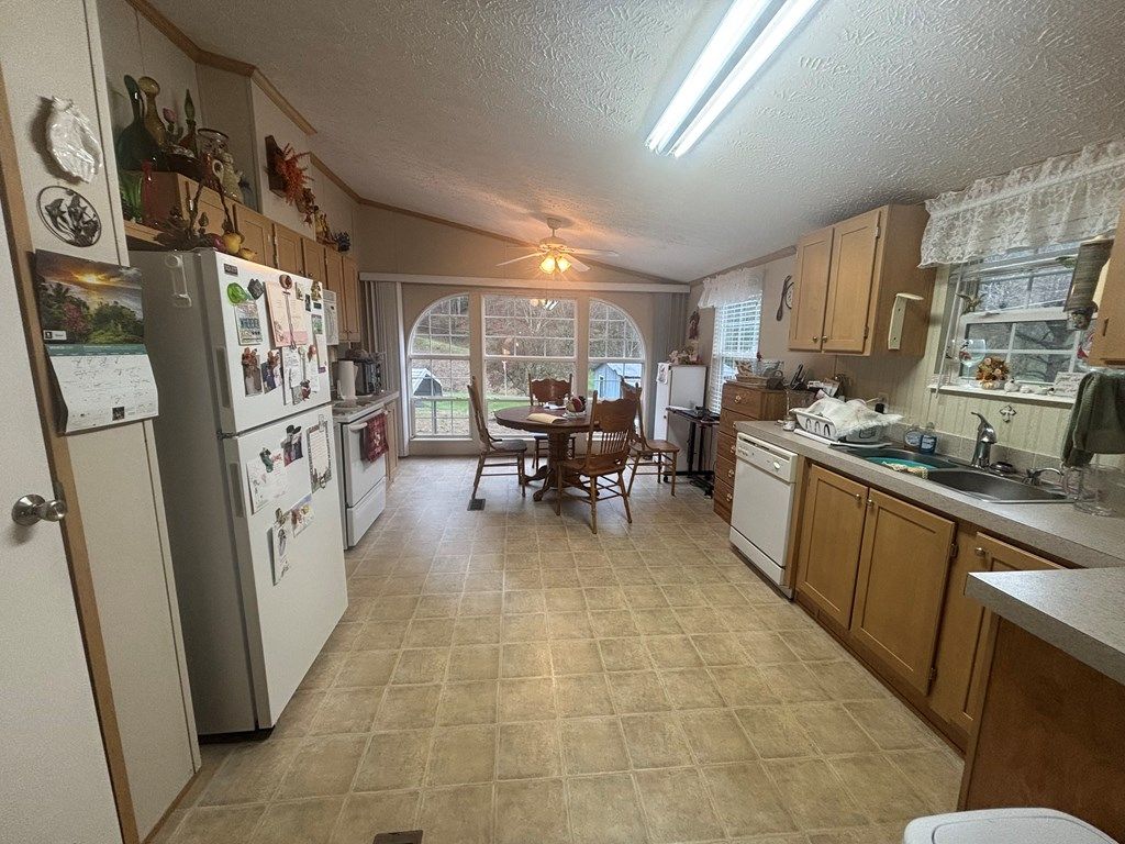 Photo of 1038 Spicewood Branch Rd, Vansant, VA 24656 (MLS # 109633)