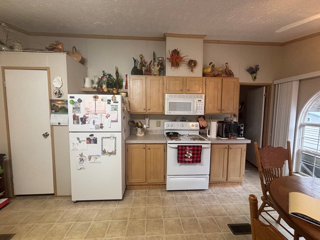 Photo of 1038 Spicewood Branch Rd, Vansant, VA 24656 (MLS # 109633)