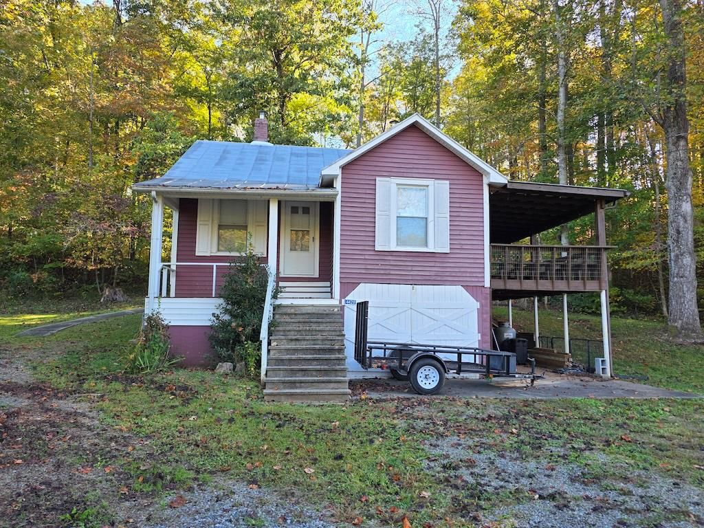 Photo of 4420 Woolwine Hwy, Stuart, VA 24171 (MLS # 104192)