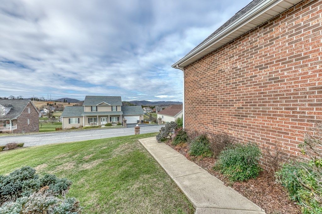 Photo of 229 Country Meadow Circle, Bristol, TN 37620 (MLS # 105783)