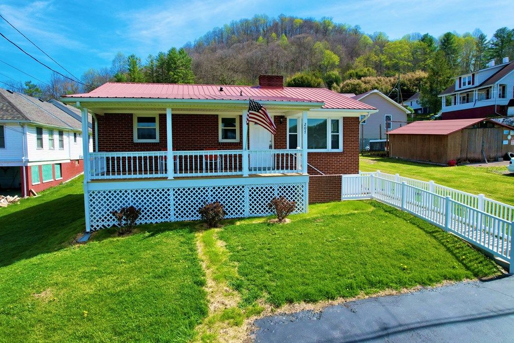 Photo of 207 Worthy Blvd, Saltville, VA 24370 (MLS # 109555)