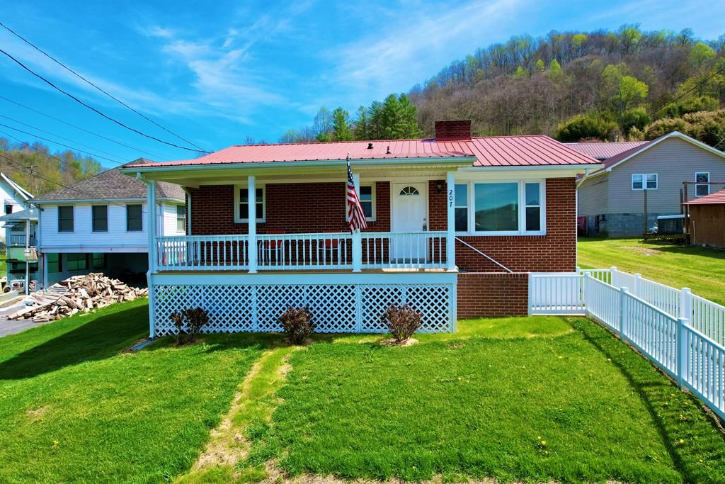 Photo of 207 Worthy Blvd, Saltville, VA 24370 (MLS # 109555)