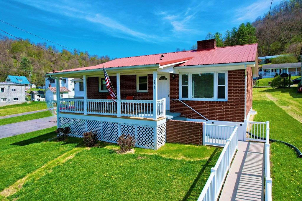 Photo of 207 Worthy Blvd, Saltville, VA 24370 (MLS # 109555)