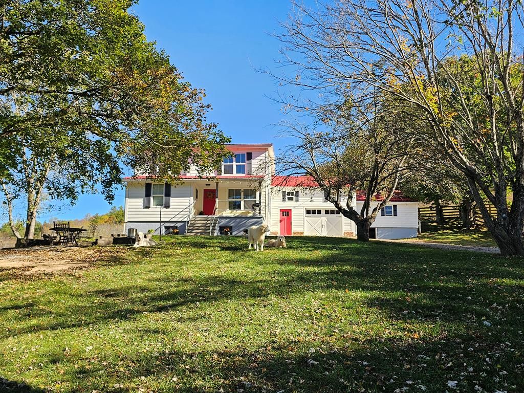 Photo of 1170 Pilgram Fork Rd, Elk Creek, VA 24326 (MLS # 103877)