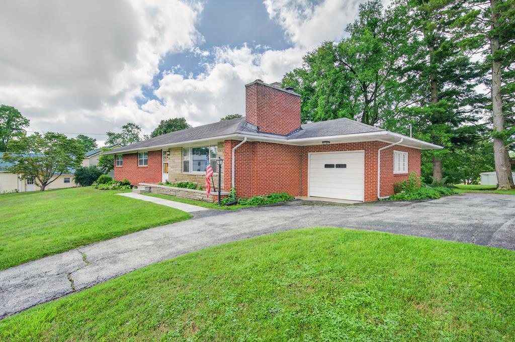 213 E. Buck Ave