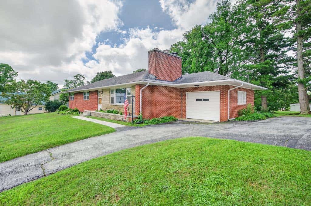 Photo of 213 E. Buck Ave, Rural Retreat, VA 24368 (MLS # 111063)