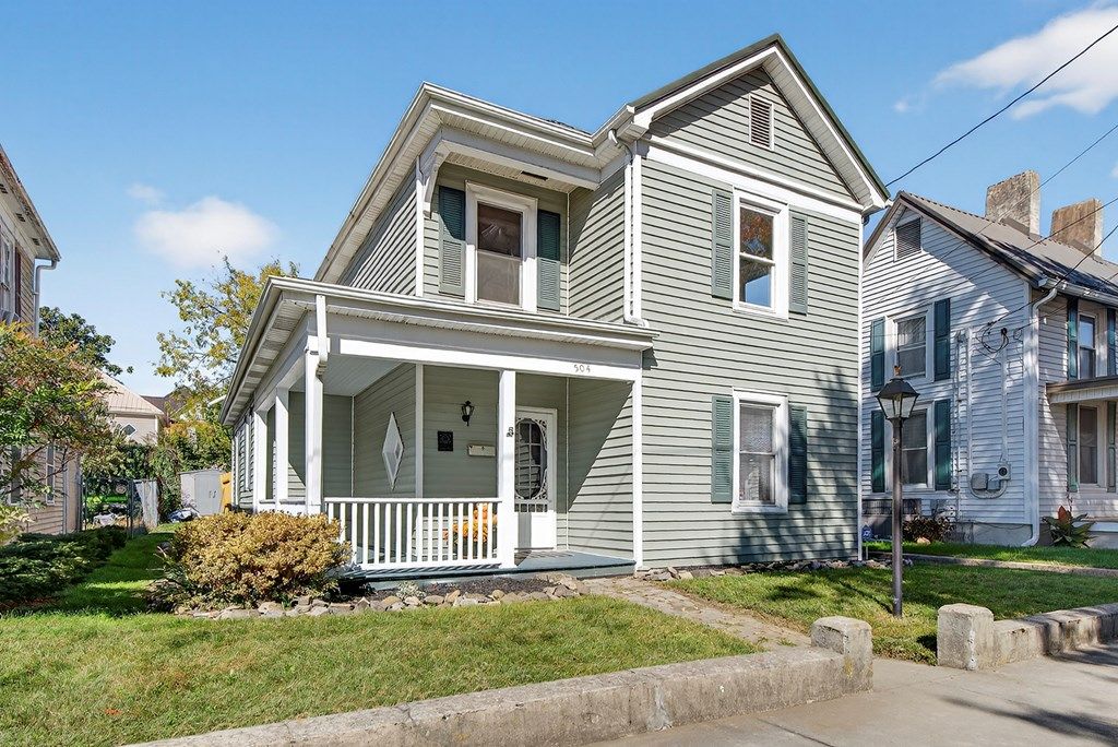 Photo of 504 Russell Street, Bristol, VA 24201 (MLS # 103794)