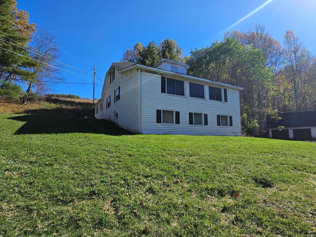 Photo of 306 Tower Rd, Galax, VA 24333 (MLS # 103878)