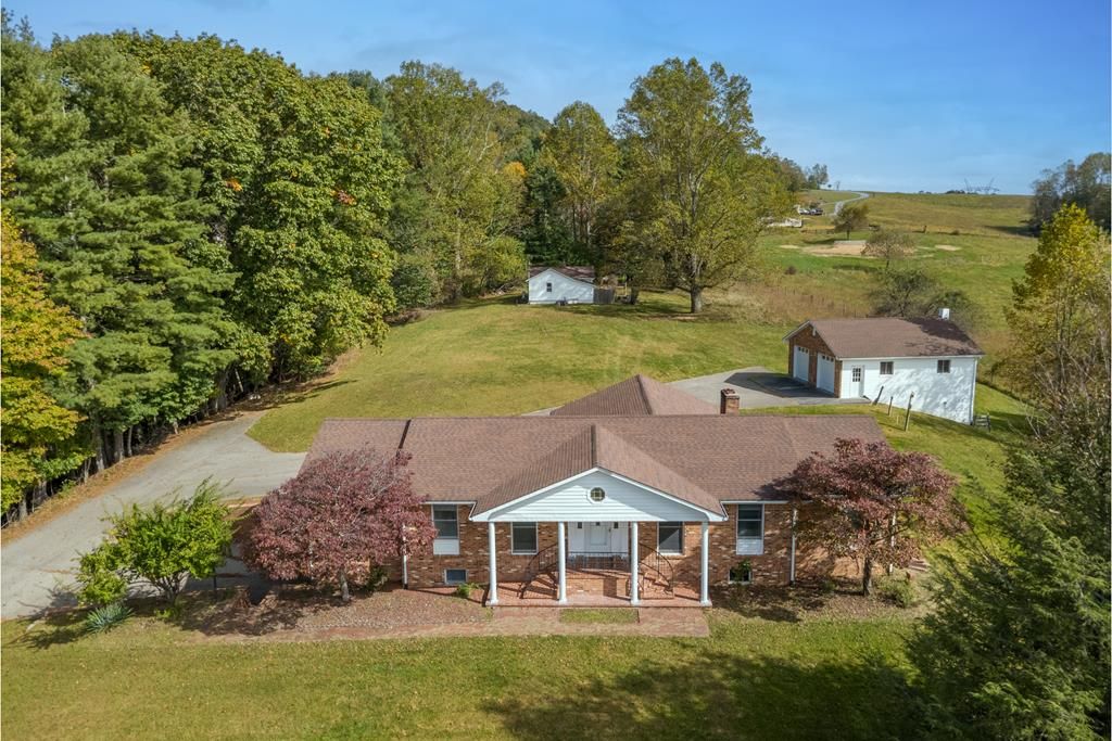 Photo of 329 Parkway Lane, Floyd, VA 24091 (MLS # 104542)