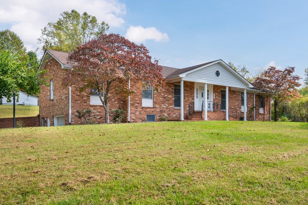 Photo of 329 Parkway Lane, Floyd, VA 24091 (MLS # 104542)