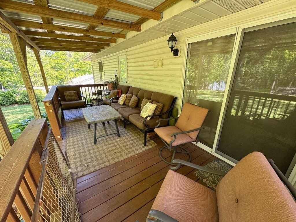 Photo of 137 Cottonwood Ln, Hillsville, VA 24343 (MLS # 110077)