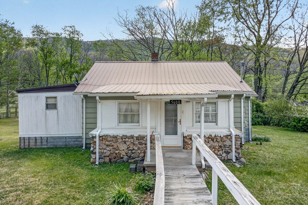 Photo of 5600 Laurel Fork Rd, Rocky Gap, VA 24366 (MLS # 109842)