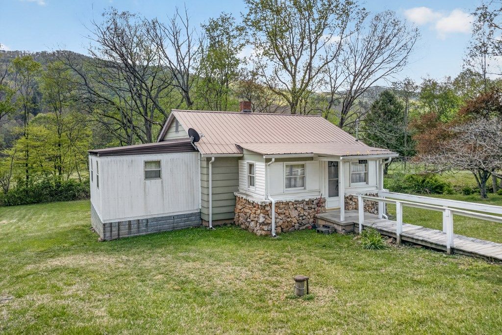 Photo of 5600 Laurel Fork Rd, Rocky Gap, VA 24366 (MLS # 109842)