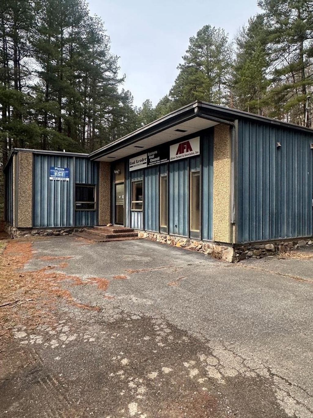 Photo of 222191 Sunny Hills Drive, Cedar Bluff, VA 24609 (MLS # 105998)