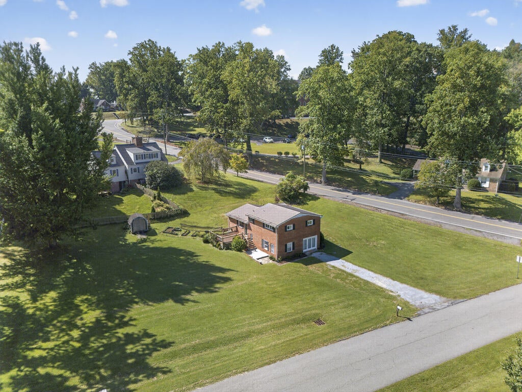 Photo of 750 Fox Meadow Ln, Bristol, VA 24201 (MLS # 111937)