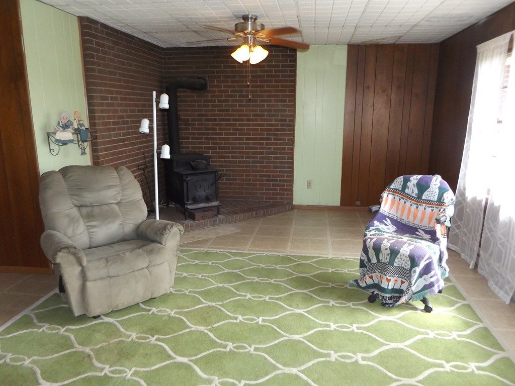 Photo of 114 Paradise Ln, Galax, VA 24333 (MLS # 100267)