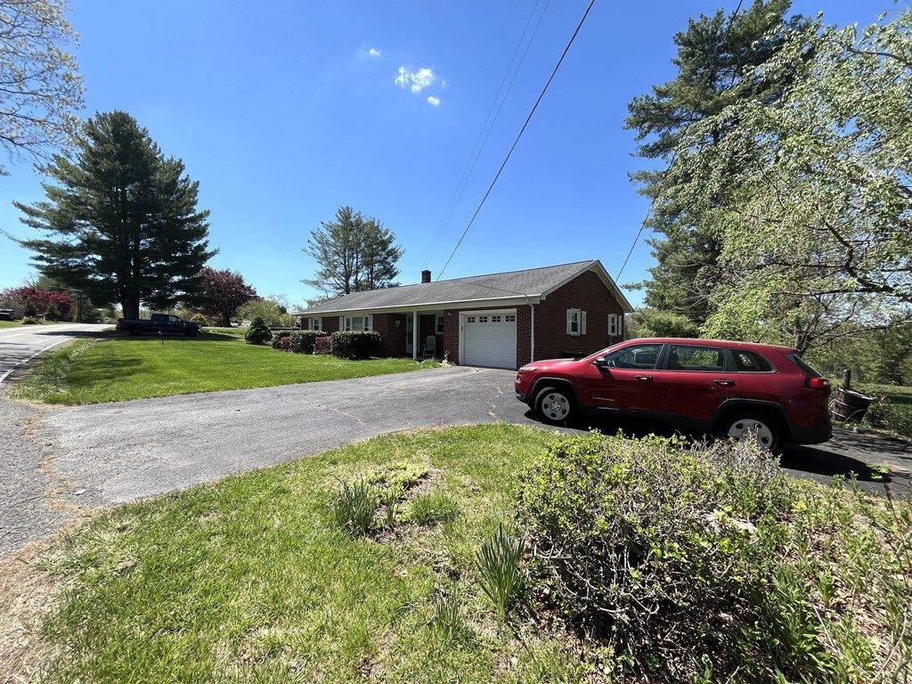 Photo of 1318 Coon Ridge Road, Hillsville, VA 24343 (MLS # 109696)
