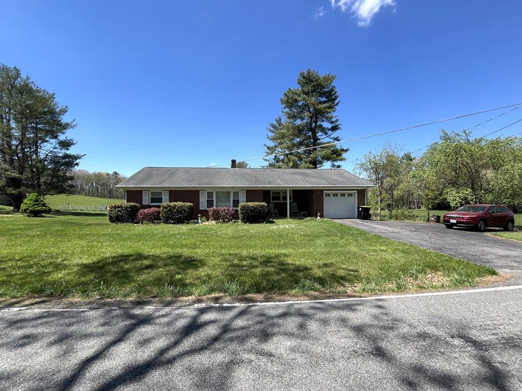Photo of 1318 Coon Ridge Road, Hillsville, VA 24343 (MLS # 109696)