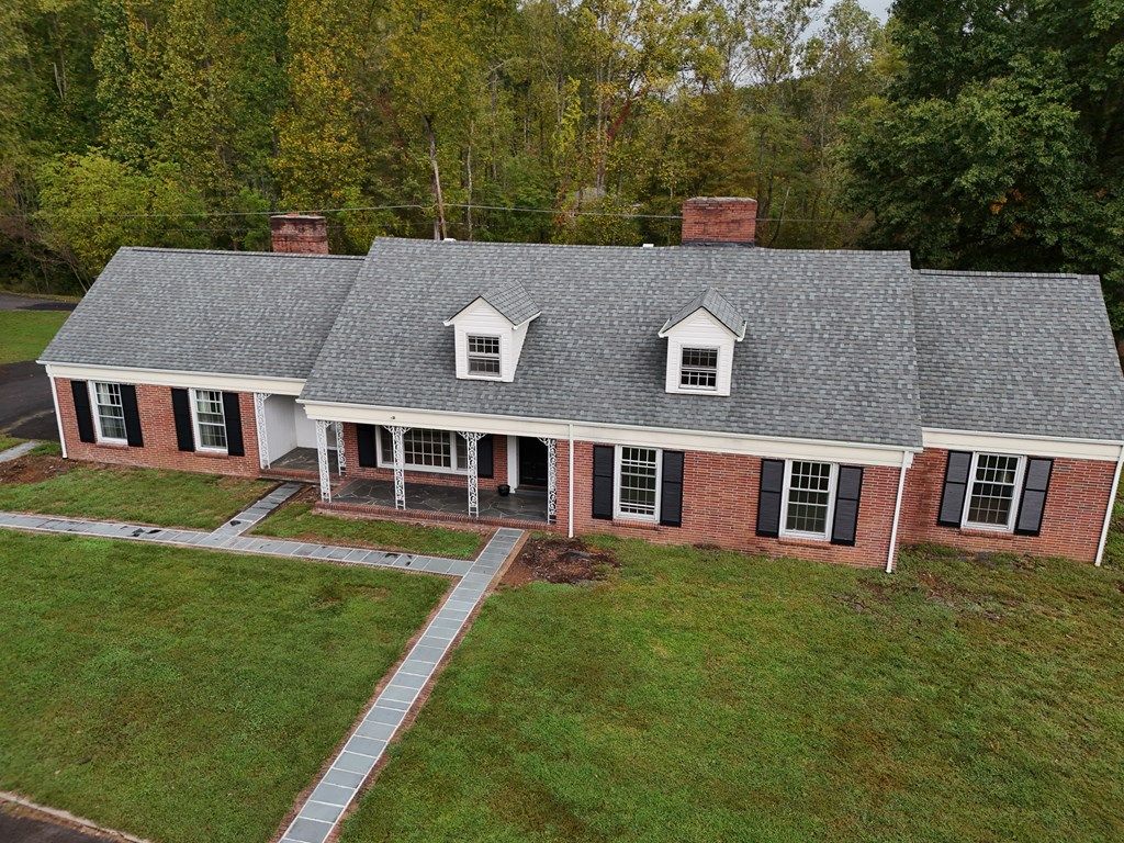 Photo of 137 McGuire Lane, Cedar Bluff, VA 24609 (MLS # 103606)