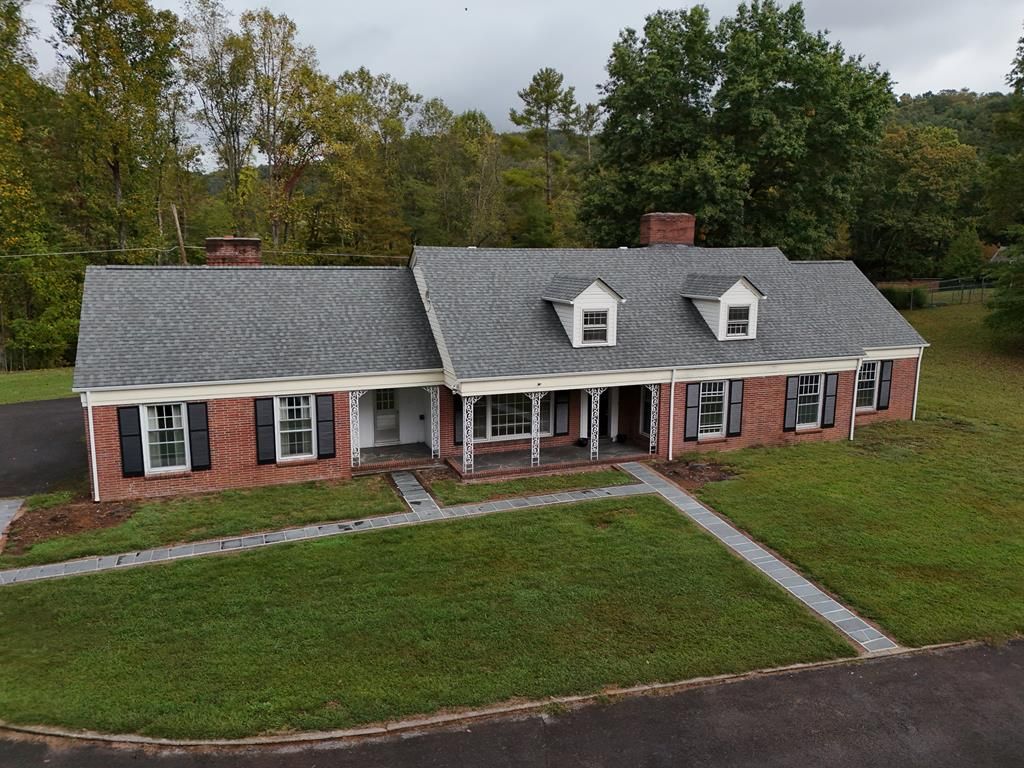 Photo of 137 McGuire Lane, Cedar Bluff, VA 24609 (MLS # 103606)