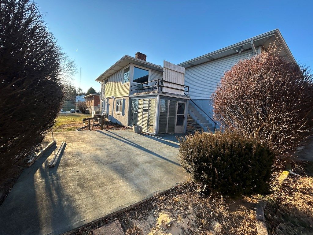 Photo of 185 Dogwood Drive, Wytheville, VA 24382 (MLS # 104626)