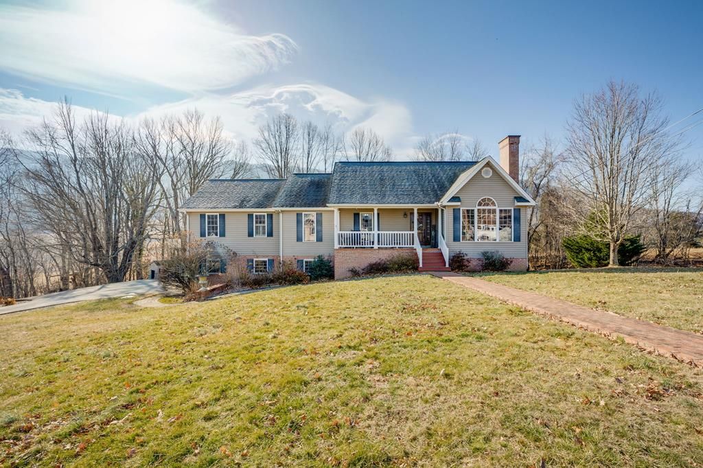 Photo of 127 Echo Lane, Lebanon, VA 24266 (MLS # 105818)