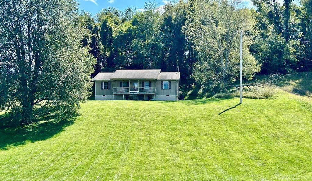 Photo of 816 Sunset Road, Rosedale, VA 24280 (MLS # 103461)