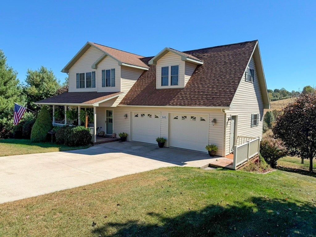 Photo of 505 Wytheview Drive, Wytheville, VA 24382 (MLS # 103761)