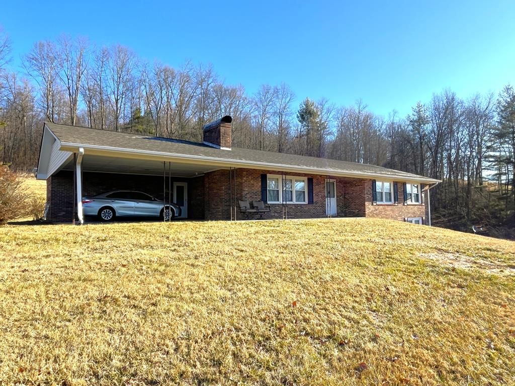 Photo of 947 Bellspur Road, Laurel Fork, VA 24352 (MLS # 104623)